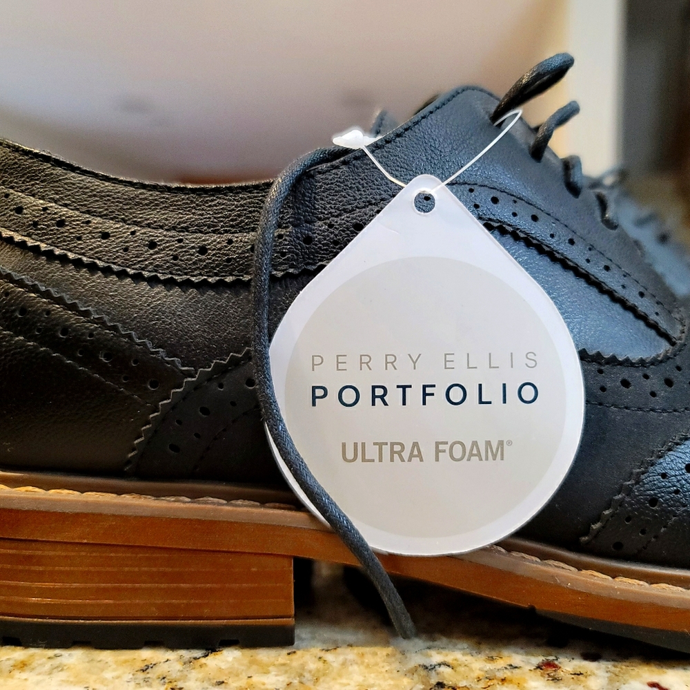 Perry Ellis dress shoes